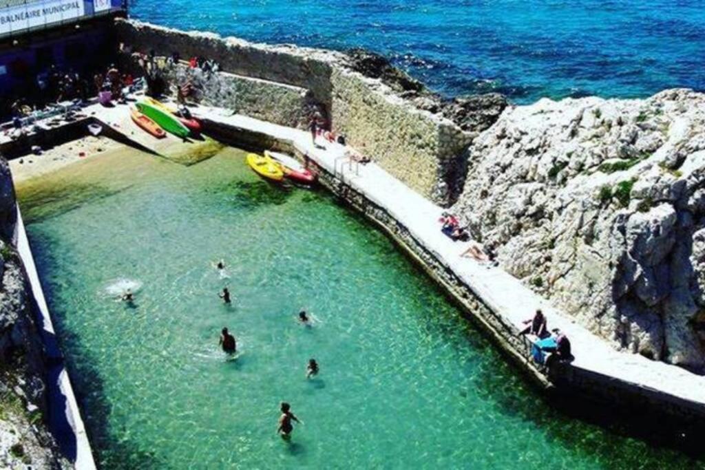 Une Calanque Au Coeur De La Ville Μασσαλία Εξωτερικό φωτογραφία